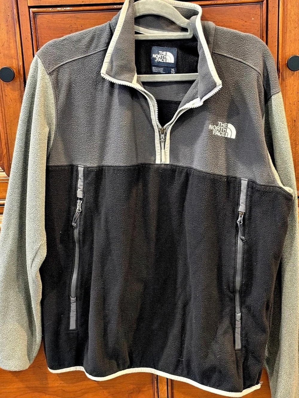 The North Face Men's Color Block Pullover in Black & Gray